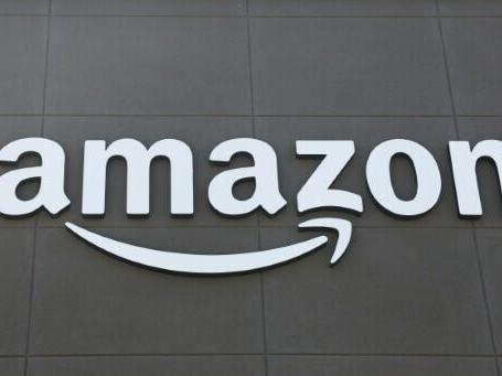 Wall Street bounces on Amazon, Apple earnings